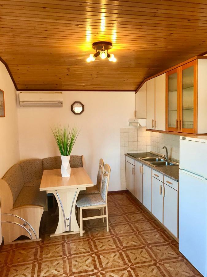 Apartmani Lisac Baska  Exterior photo