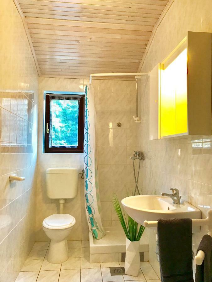 Apartmani Lisac Baska  Exterior photo