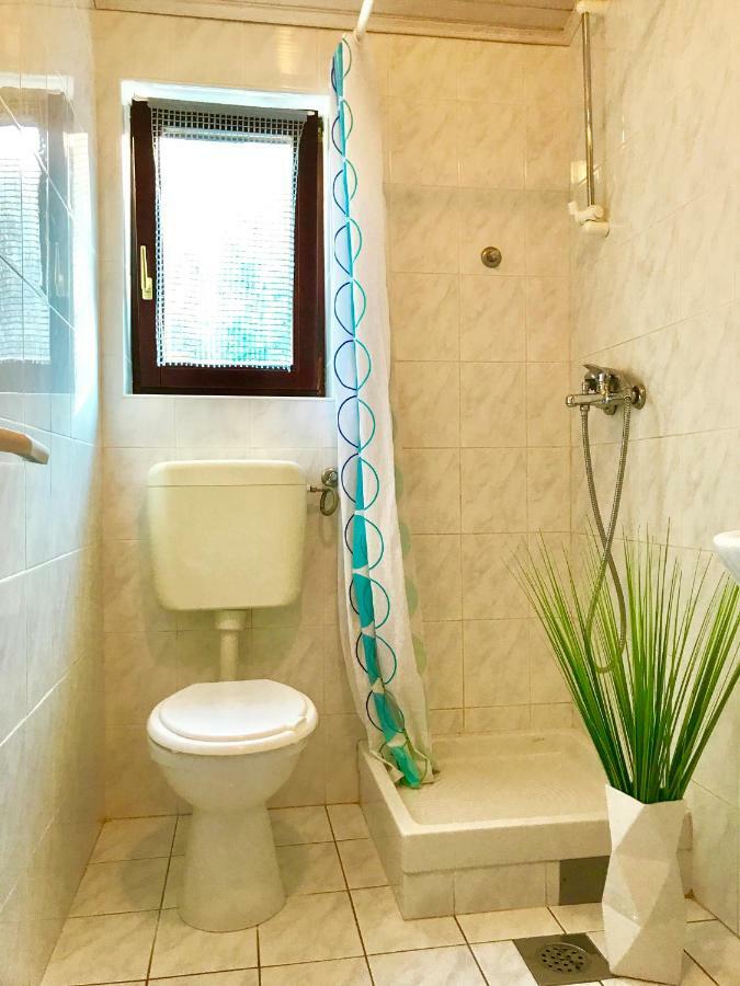 Apartmani Lisac Baska  Exterior photo