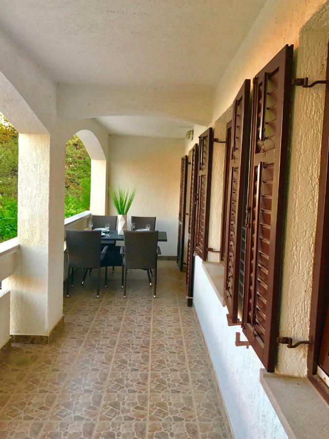 Apartmani Lisac Baska  Exterior photo