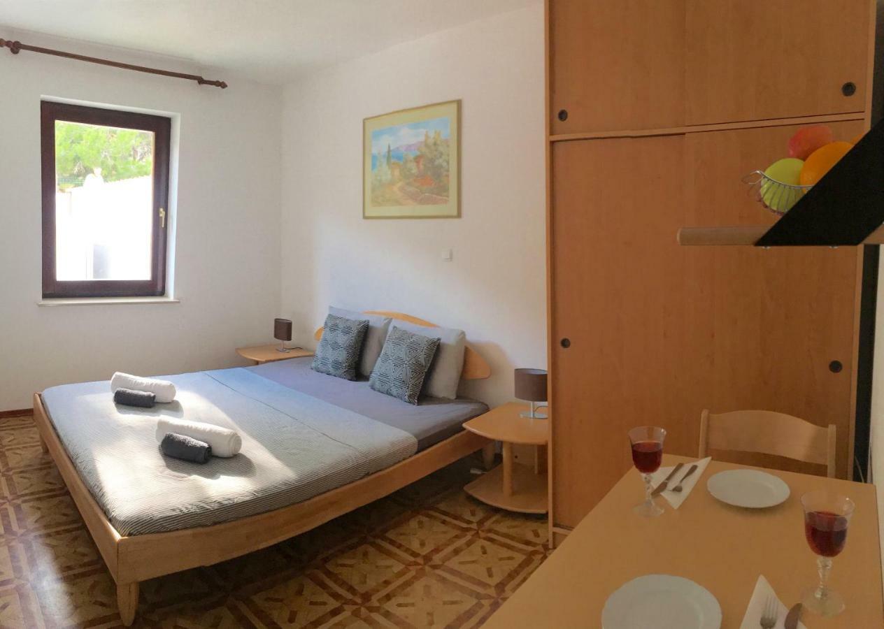 Apartmani Lisac Baska  Exterior photo